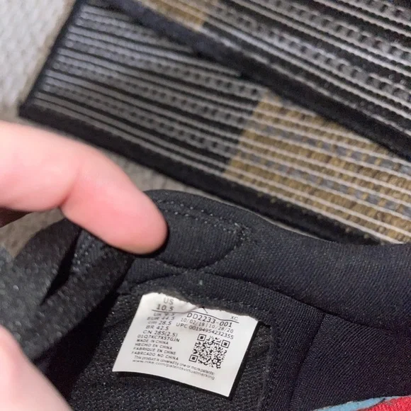 Jordan 1 Low OG “Chinese New Years” - Picture 6 of 6